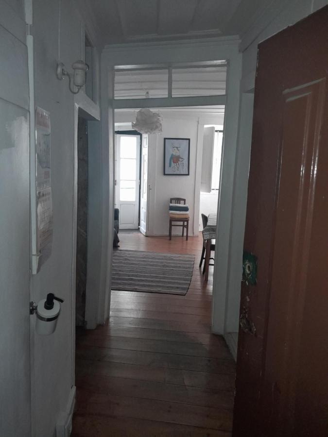 Chiado / Carmo Small Artist Lodge Lisbon Luaran gambar