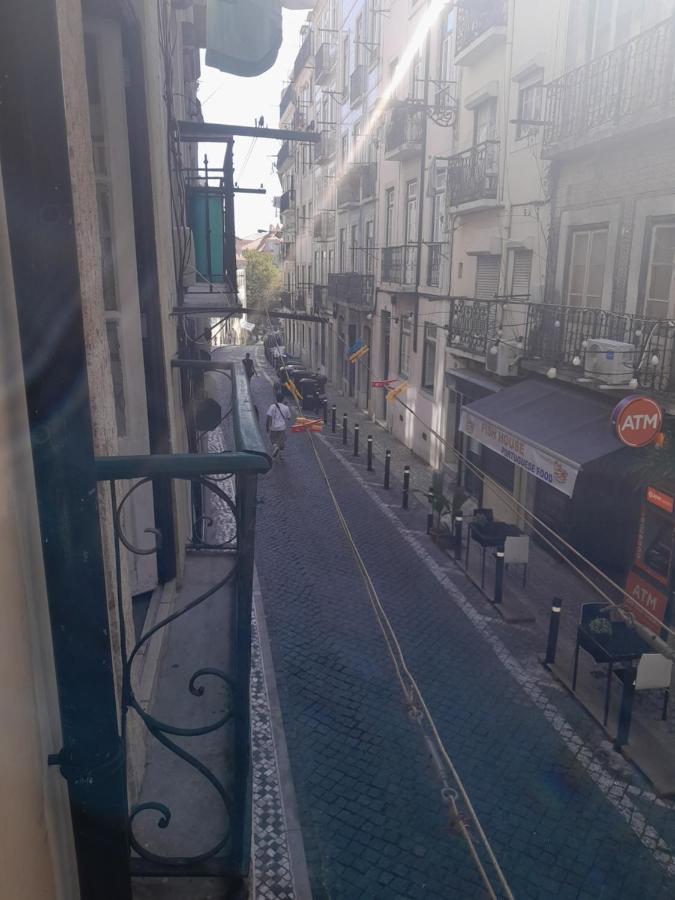 Chiado / Carmo Small Artist Lodge Lisbon Luaran gambar